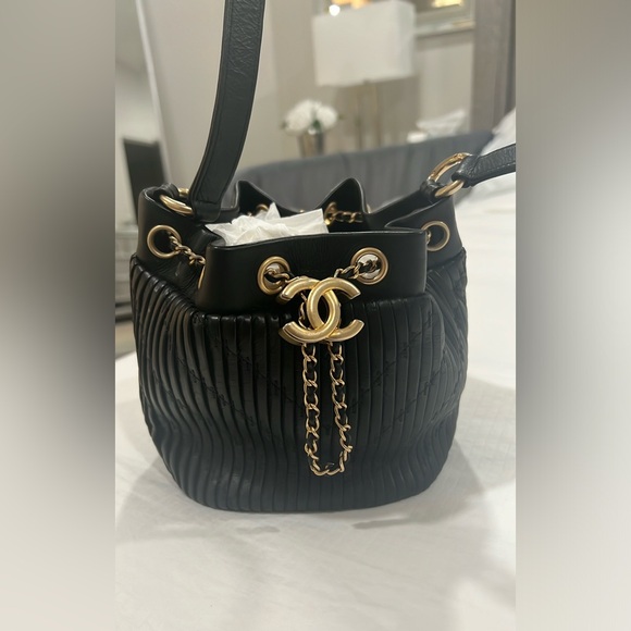 chanel Drawstring Bucket Bag - Picture 4 of 6